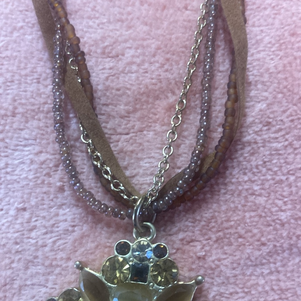 Leather & Gold - Picture 6 of 7